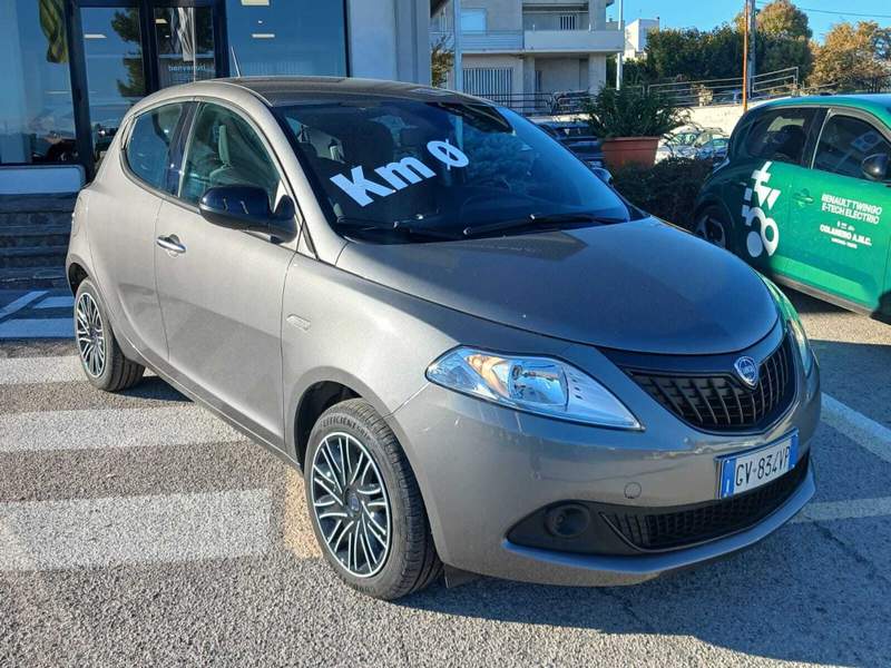 Lancia Ypsilon