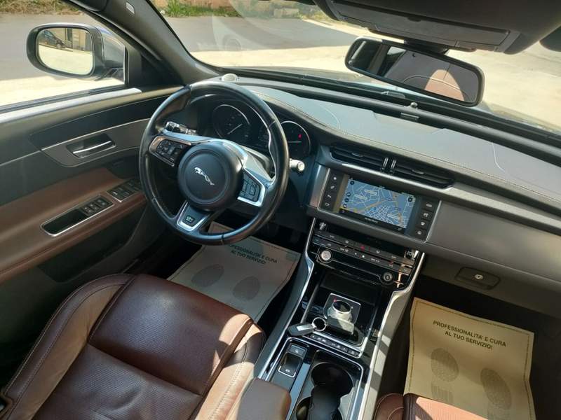 Jaguar XF
