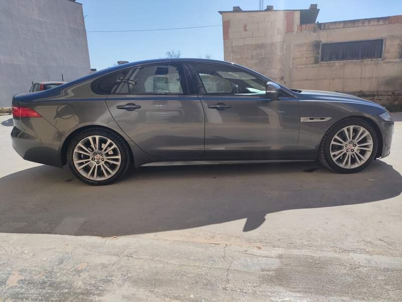 Jaguar XF