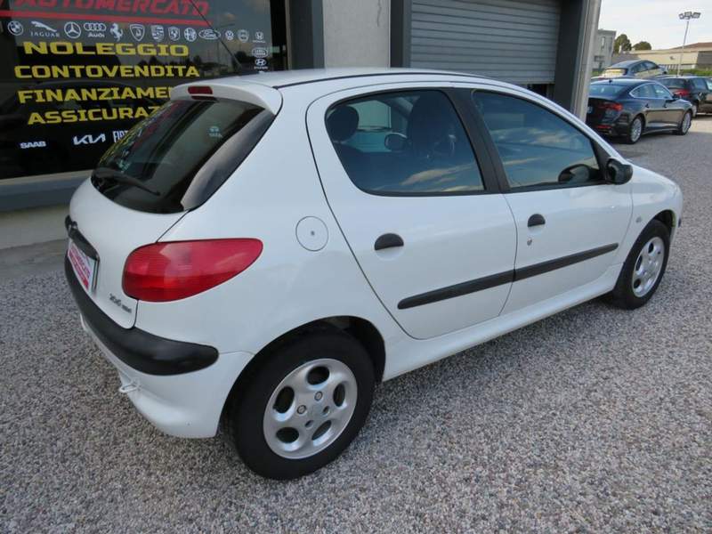 Peugeot 206