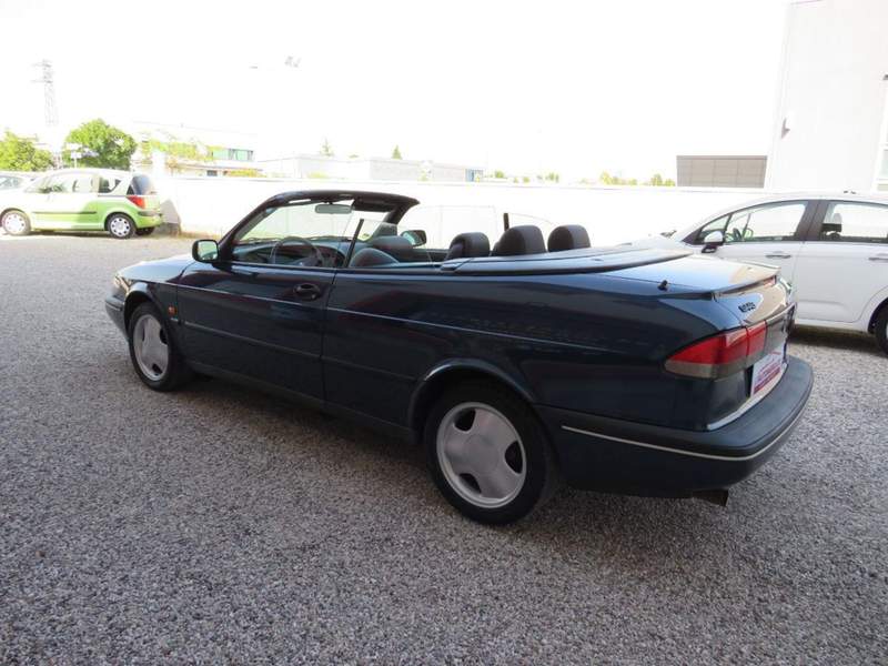 Saab 900