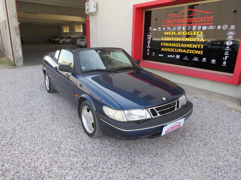 Saab 900