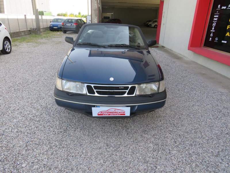 Saab 900