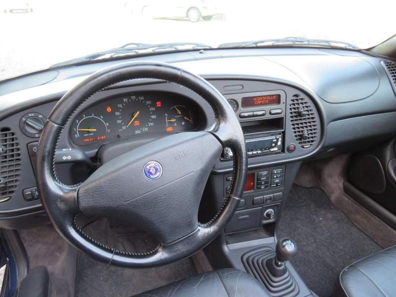 Saab 900