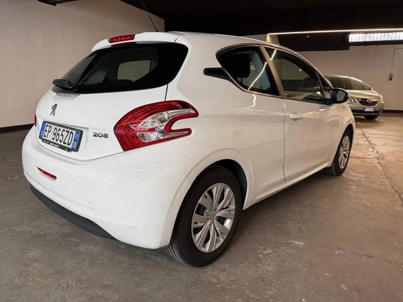 Peugeot 208
