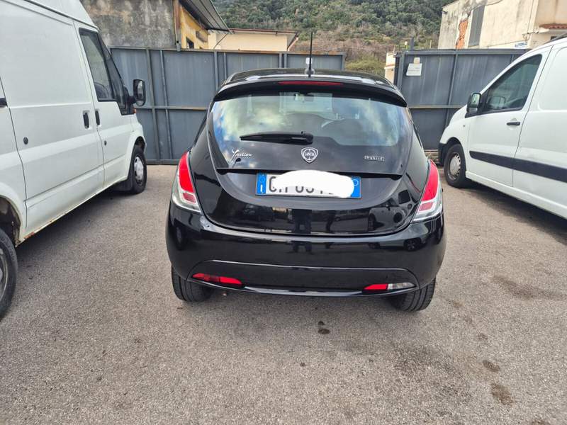 Lancia Ypsilon