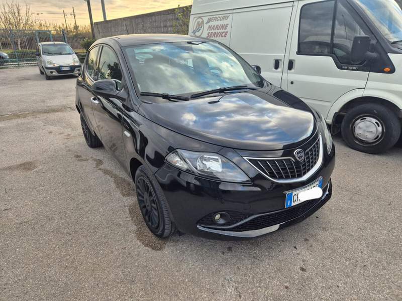 Lancia Ypsilon