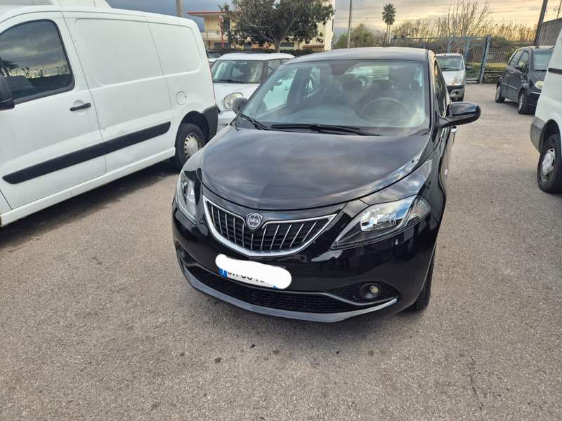 Lancia Ypsilon
