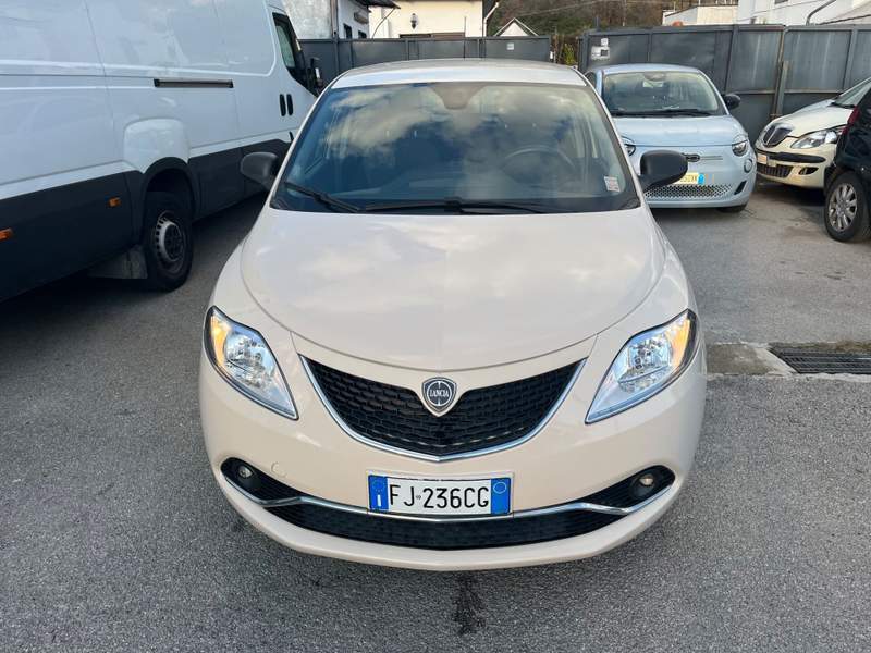 Lancia Ypsilon