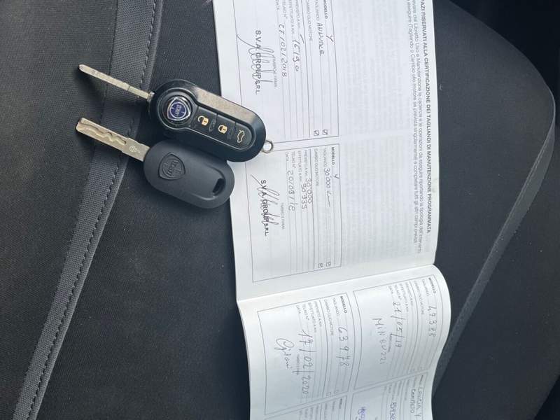 Lancia Ypsilon