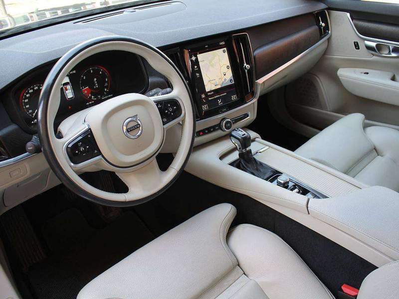 Volvo V90 Cross Country