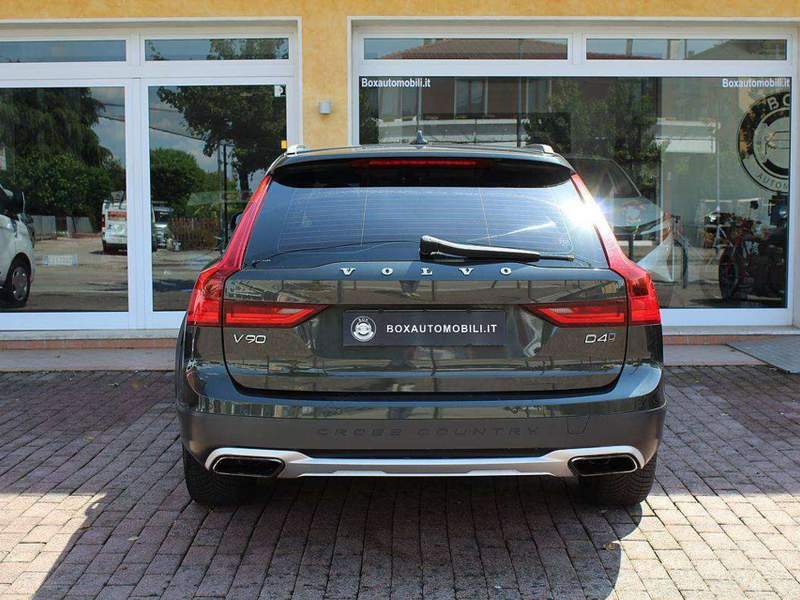 Volvo V90 Cross Country