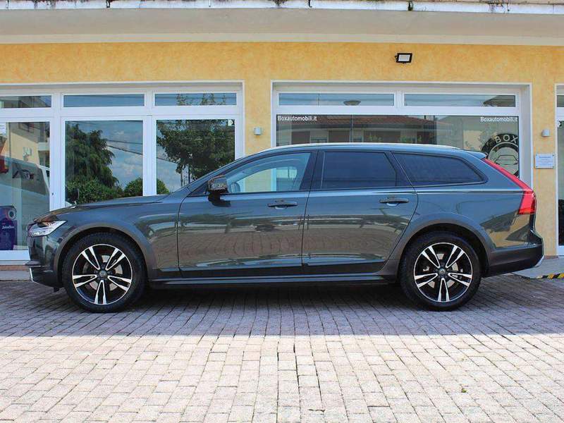 Volvo V90 Cross Country