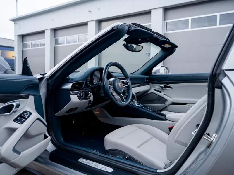 Porsche 911