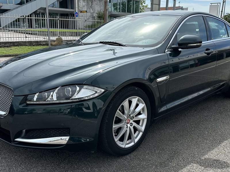 Jaguar XF