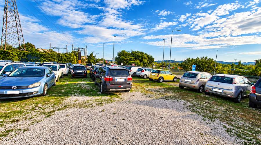 NIKOAUTO PESARO DI GOMAN NARCISA