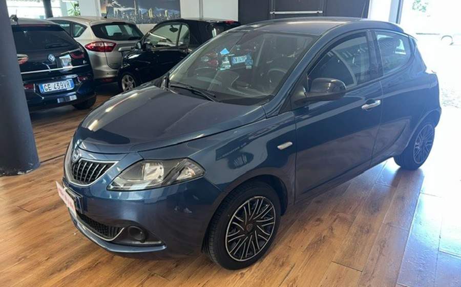 Lancia Ypsilon